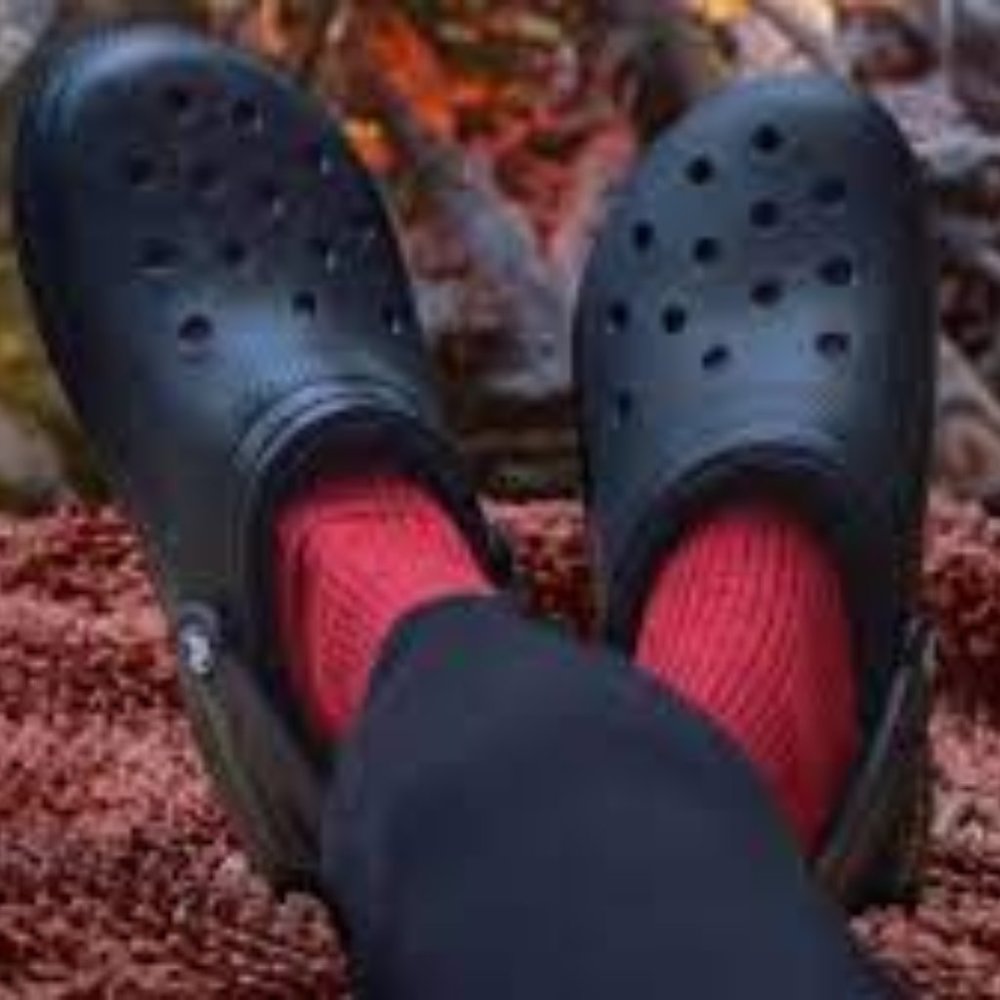 NWT Crocs Lined Clog